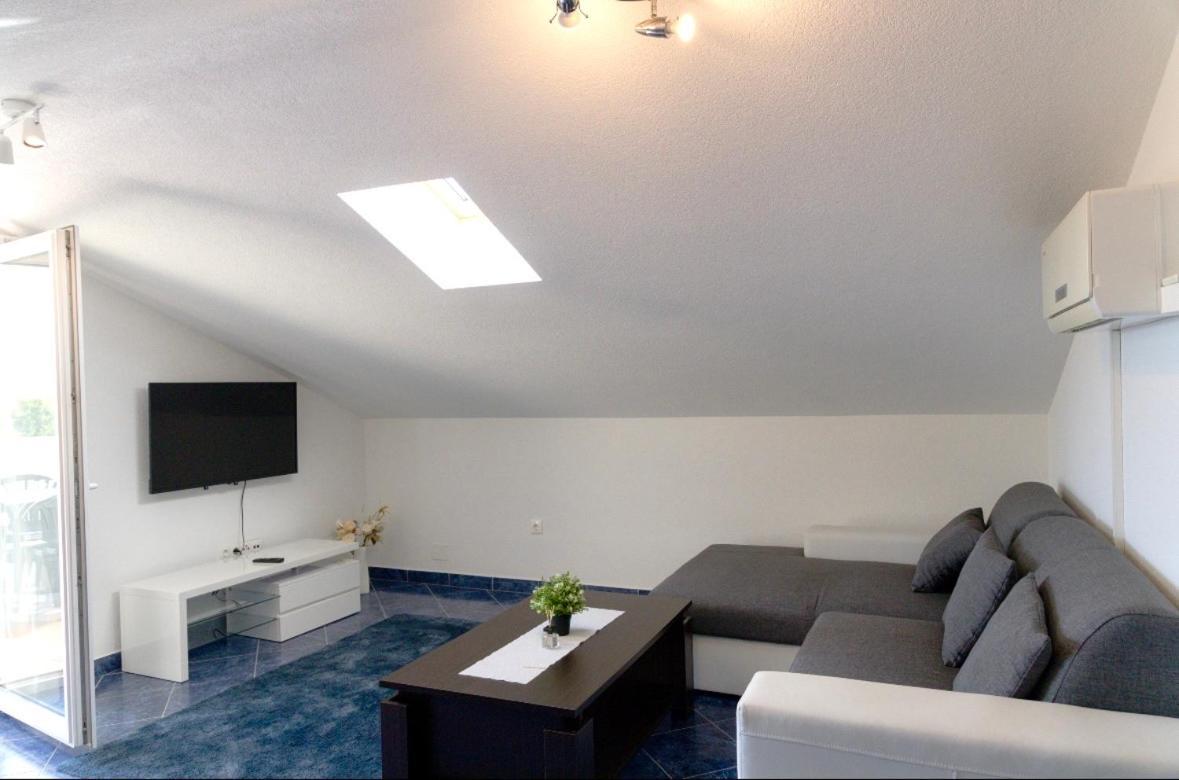 Apartmani Adriana Lakmartin Dış mekan fotoğraf